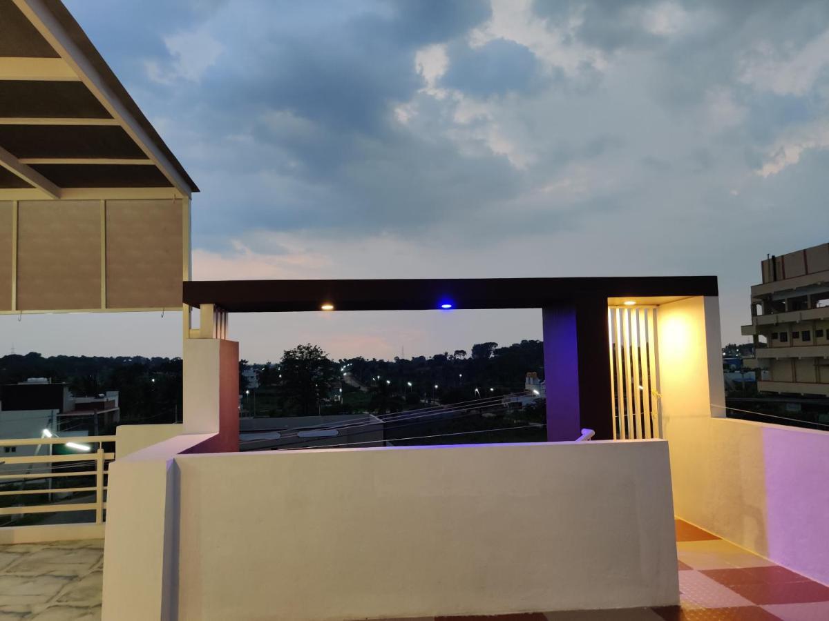 Skyhouse Homestay Mysore Bagian luar foto